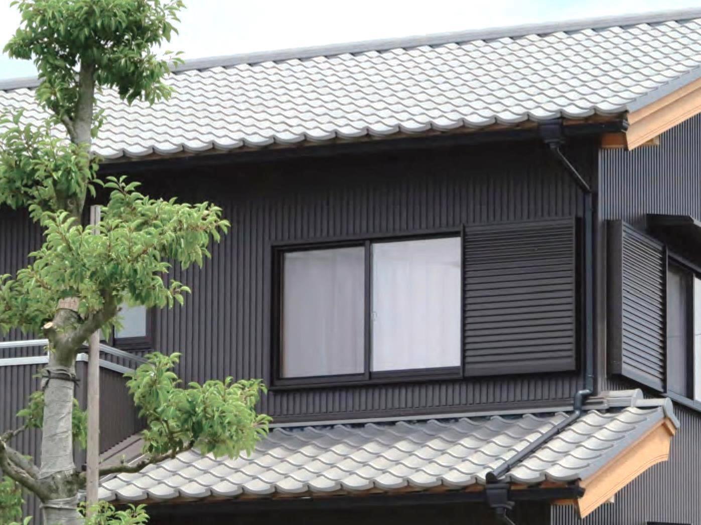 日本瓦いぶし銀2.jpg